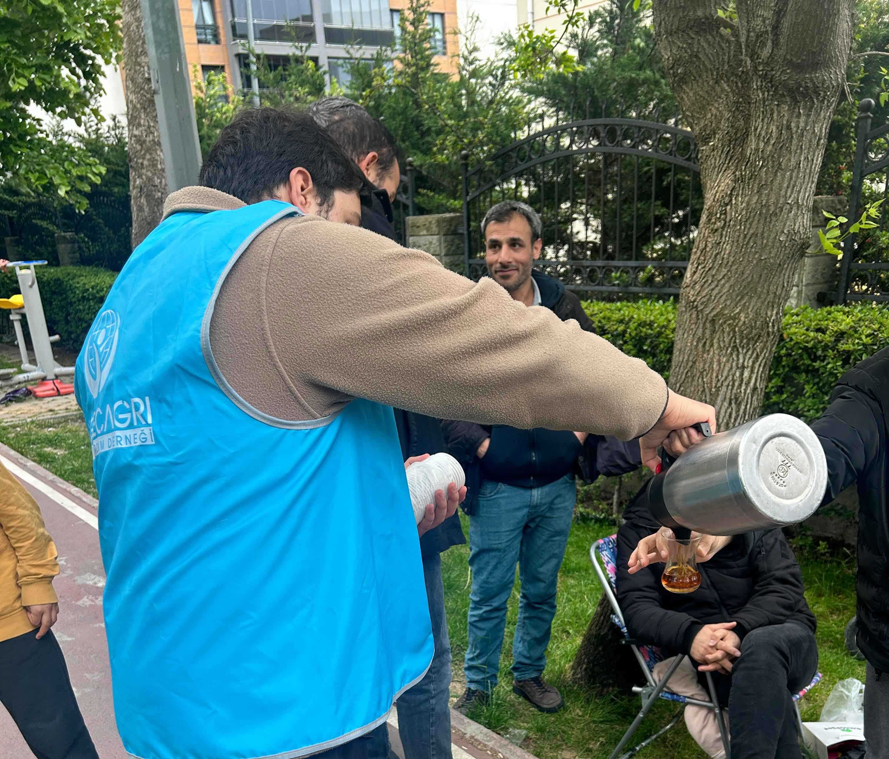 Depremzede Vatandaşlarımıza Çay ve Çorba İkramı